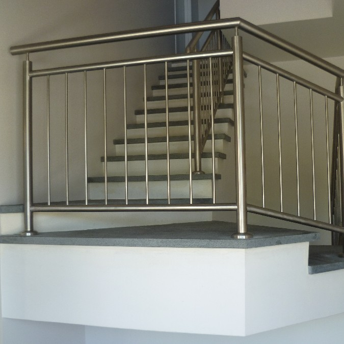Horizontal Bar railing design 
