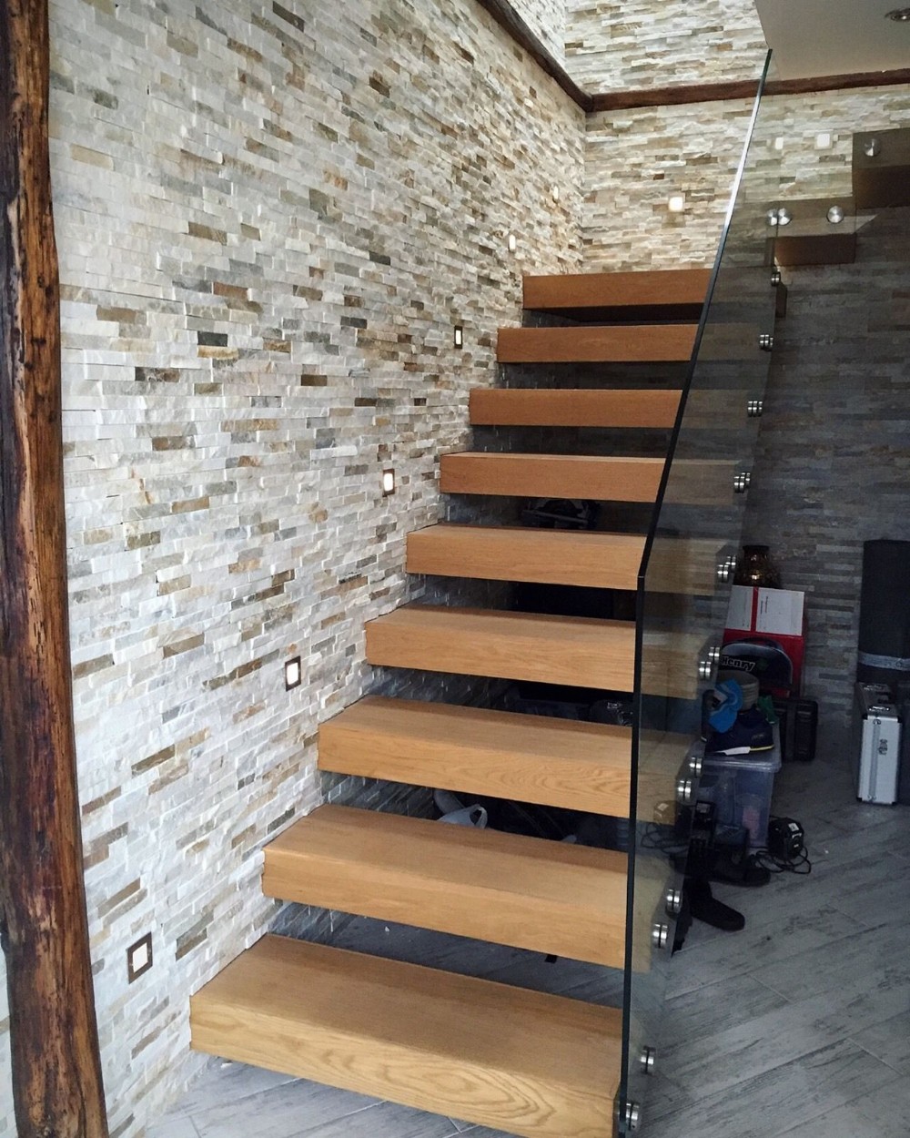 wood steps floating stairs with full frameless glass railing 