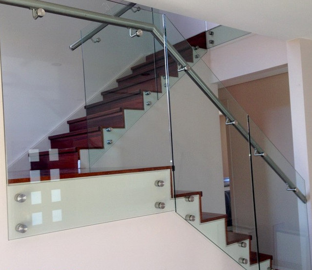 frameless glass fencing with 12mm Clear  toughened Glass